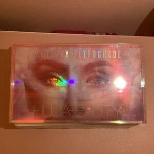 HUDA BEAUTY Cosmic Eyeshadow Palette